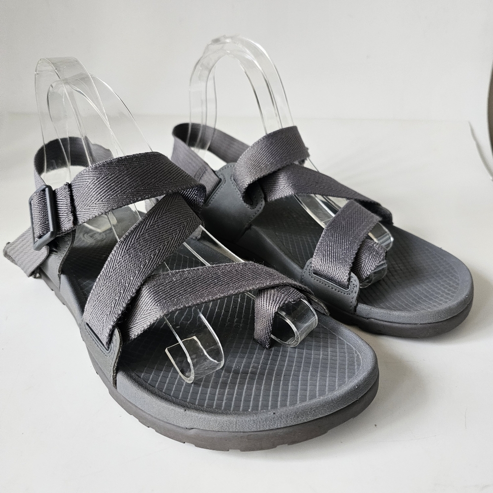 Chaco Men Gray Toe Loop Strappy Outdoor Performance Sandals Size 9